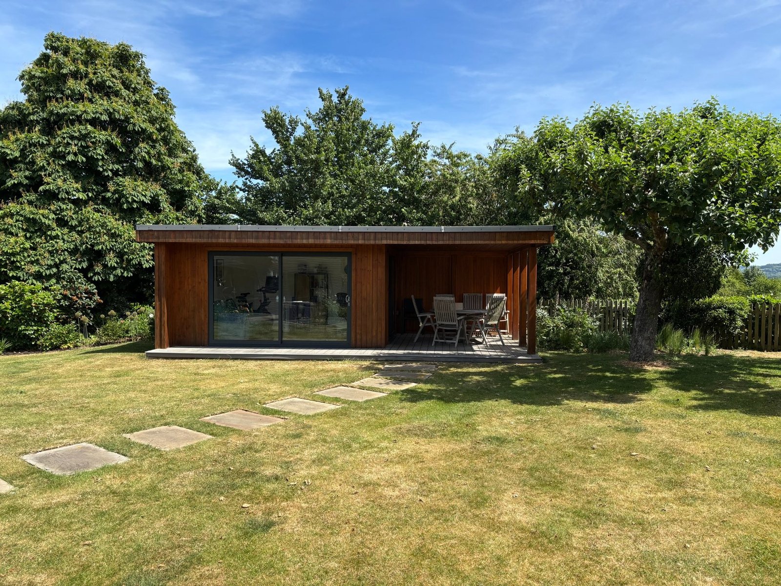 Contemporary garden office